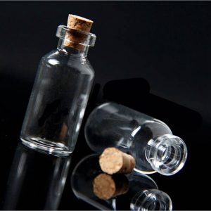 بطری شیشه ای تیره با چوب پنبه